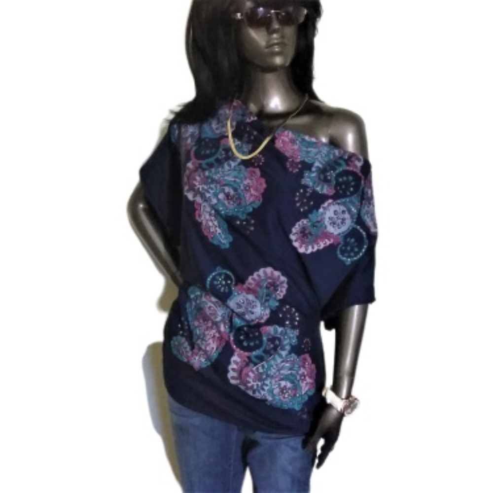 Eyeshadow Droop Neck Top